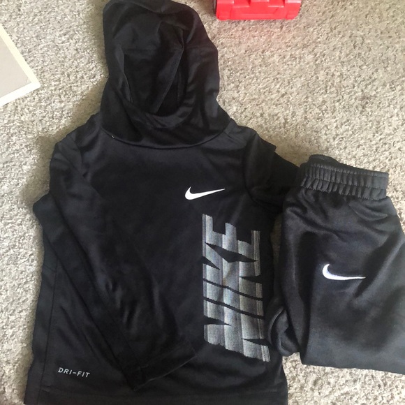 Other - 2T nike